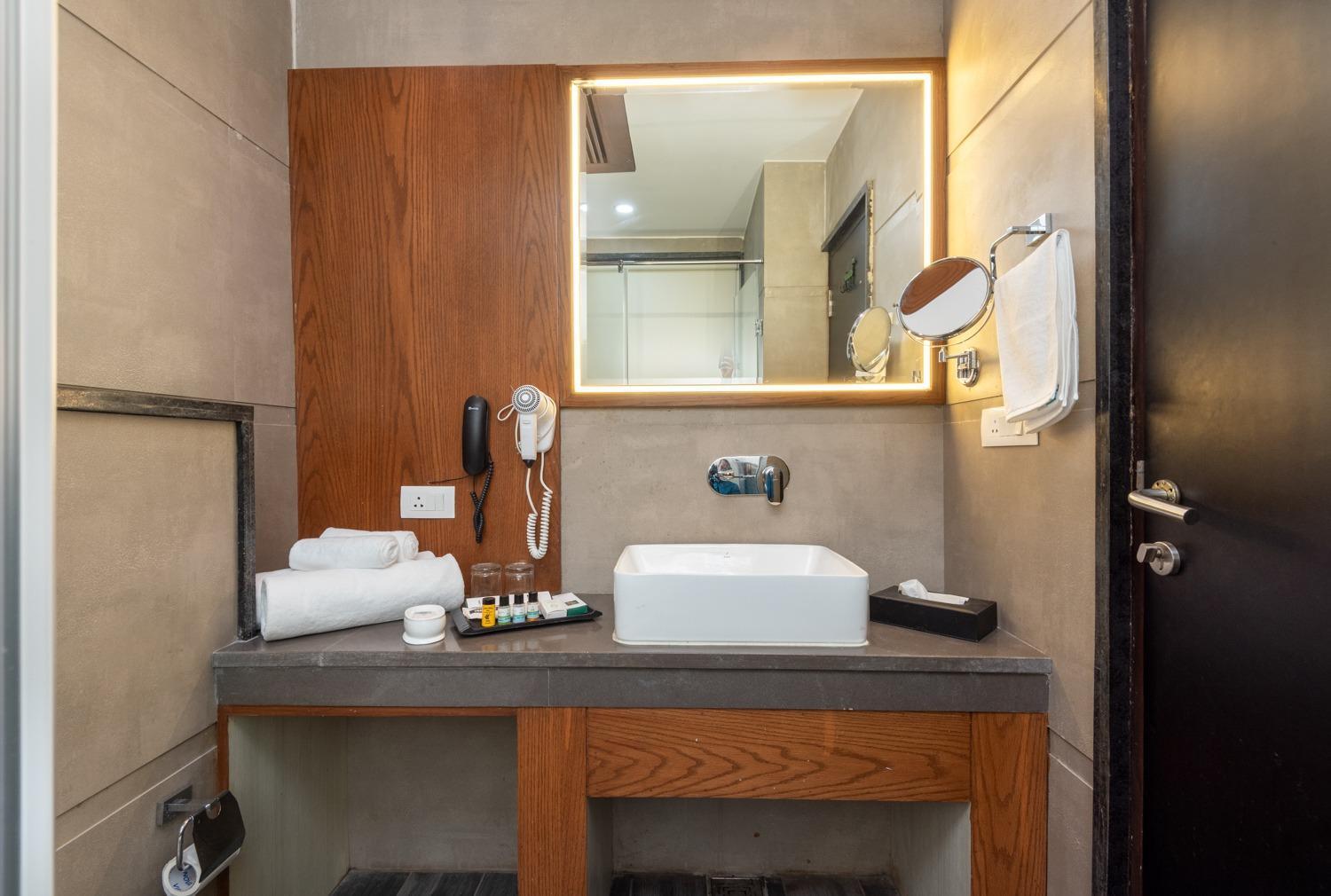 Quality Inn By Lawrence Hotels Νταραμσάλα Εξωτερικό φωτογραφία