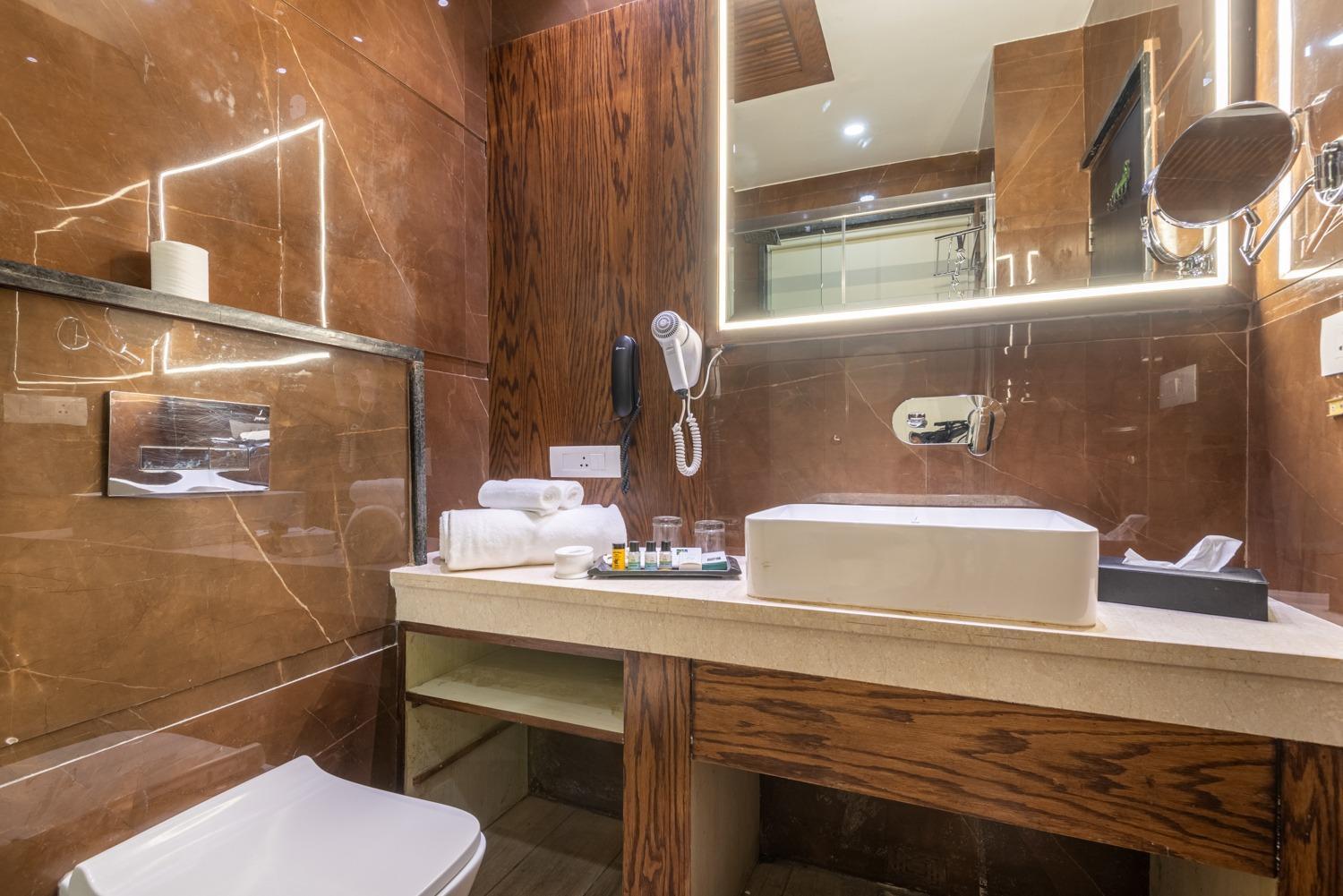 Quality Inn By Lawrence Hotels Νταραμσάλα Εξωτερικό φωτογραφία