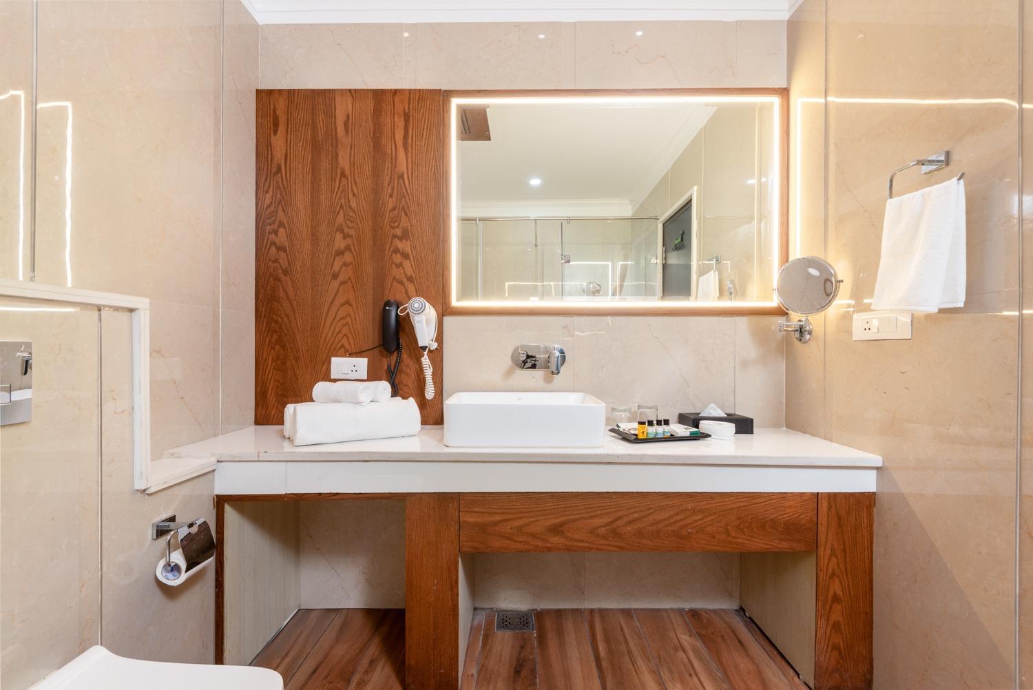 Quality Inn By Lawrence Hotels Νταραμσάλα Εξωτερικό φωτογραφία