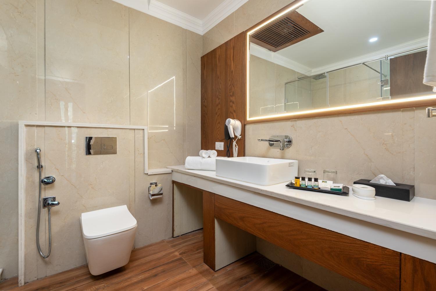 Quality Inn By Lawrence Hotels Νταραμσάλα Εξωτερικό φωτογραφία